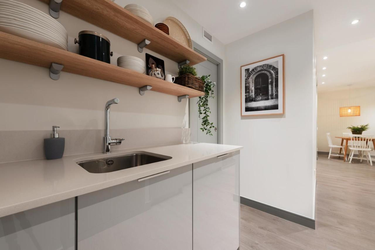 2 Bedrooms 1 Bathroom Furnished - Justicia - Executive Style - Mintystay Madrid Buitenkant foto