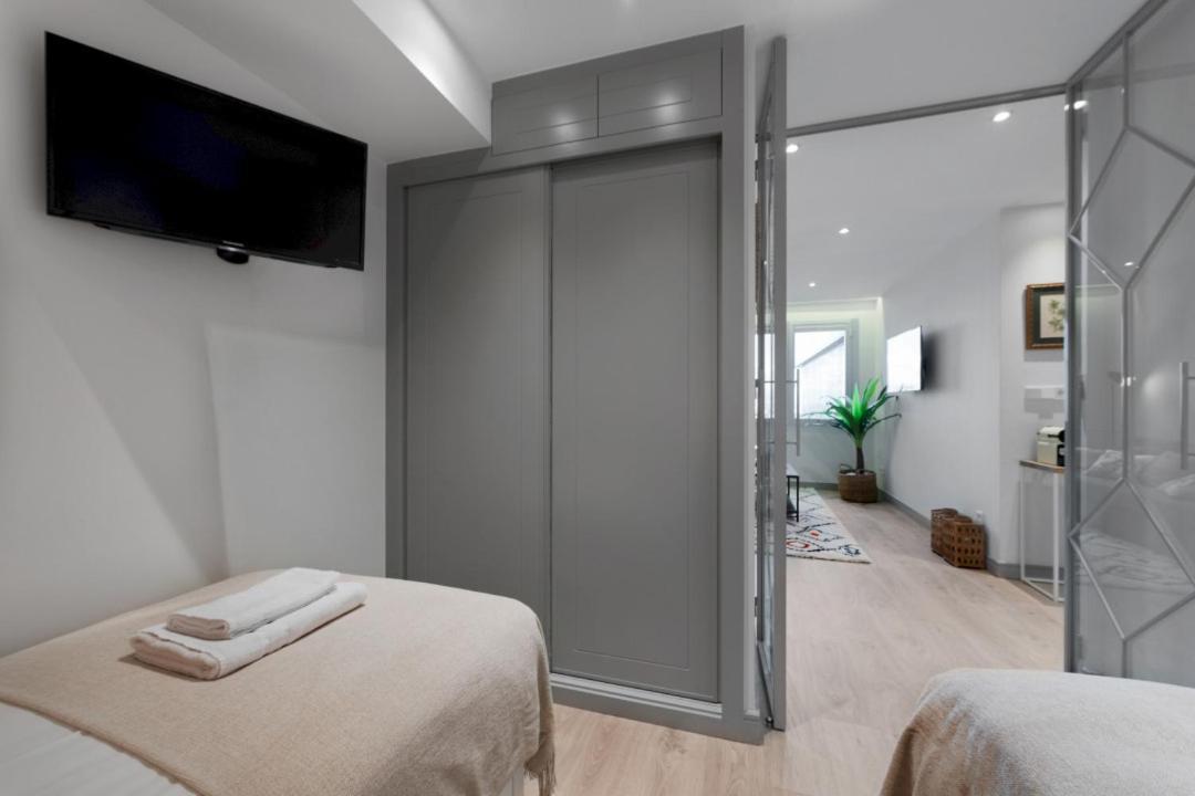 2 Bedrooms 1 Bathroom Furnished - Justicia - Executive Style - Mintystay Madrid Buitenkant foto