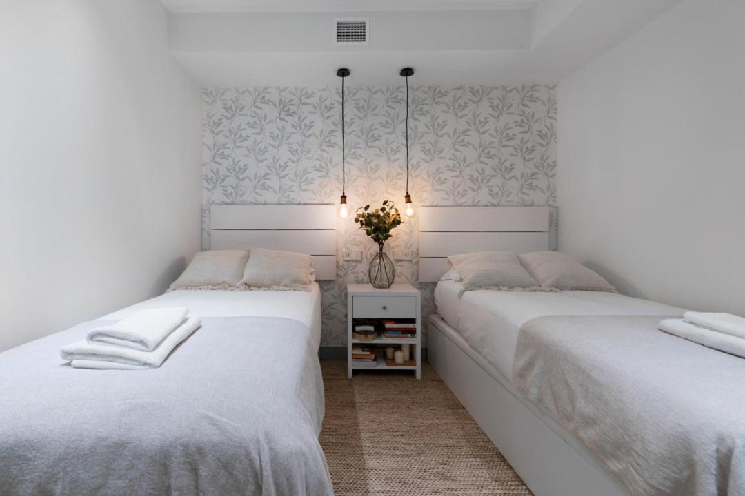2 Bedrooms 1 Bathroom Furnished - Justicia - Executive Style - Mintystay Madrid Buitenkant foto